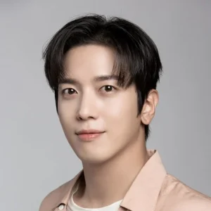 Jung Yong Hwa