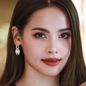 Yaya Urassaya Sperbund