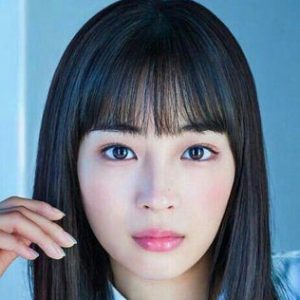 Hirose Suzu